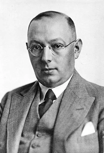 Dr. Curt Bejach